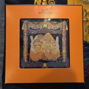Hermes L'Atlantide 100% Silk Scarf Blacm Gold 90cm Grand Carre Pristine